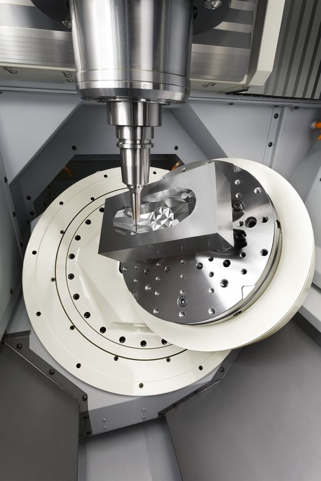 De nieuwe Makino D200Z: superieure oppervlaktekwaliteit en geometrische nauwkeurigheid door een ultracompact, eenvoudig te automatiseren 5-assig verticaal bewerkingscentrum